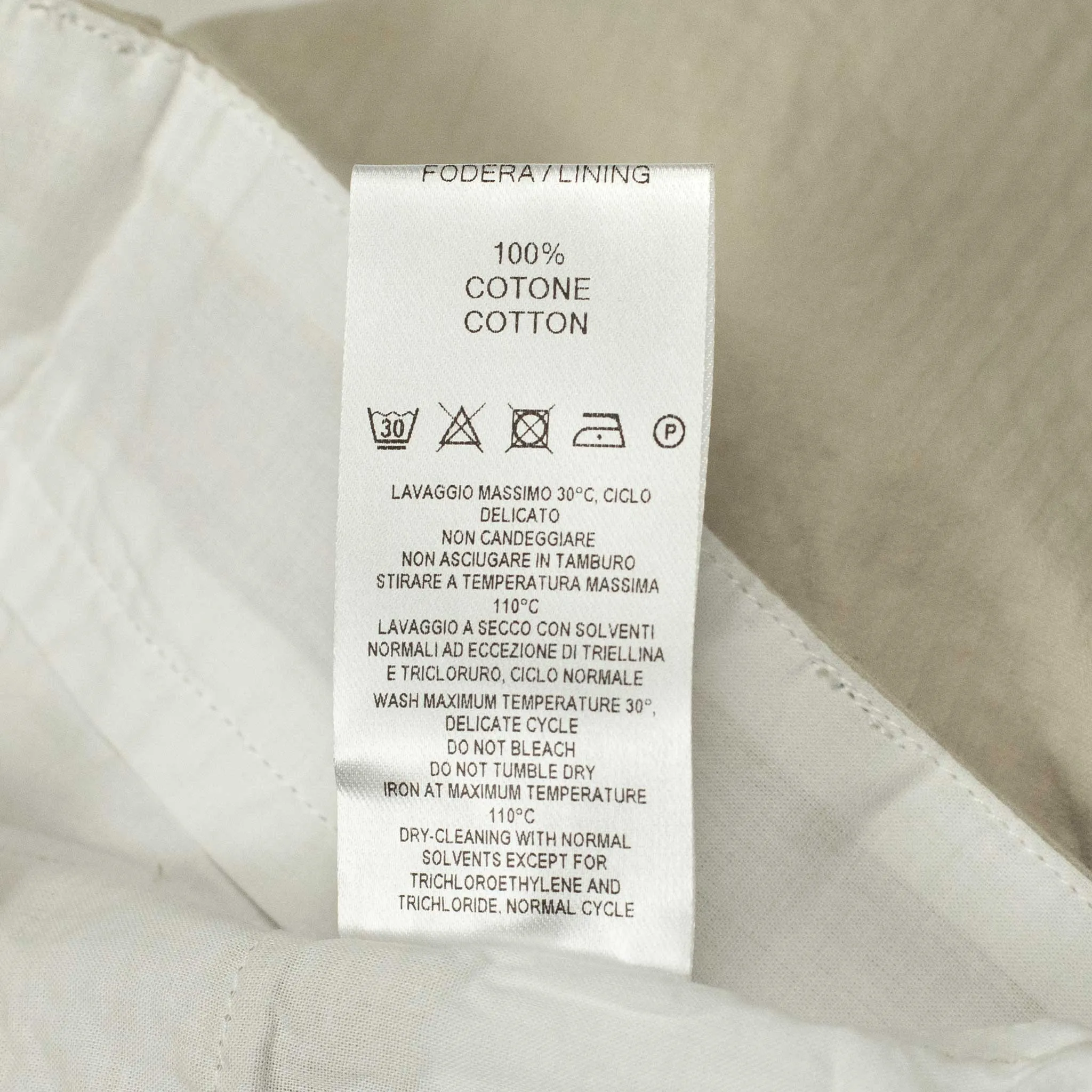 AAntioco pleated trousers in beige cotton seersucker