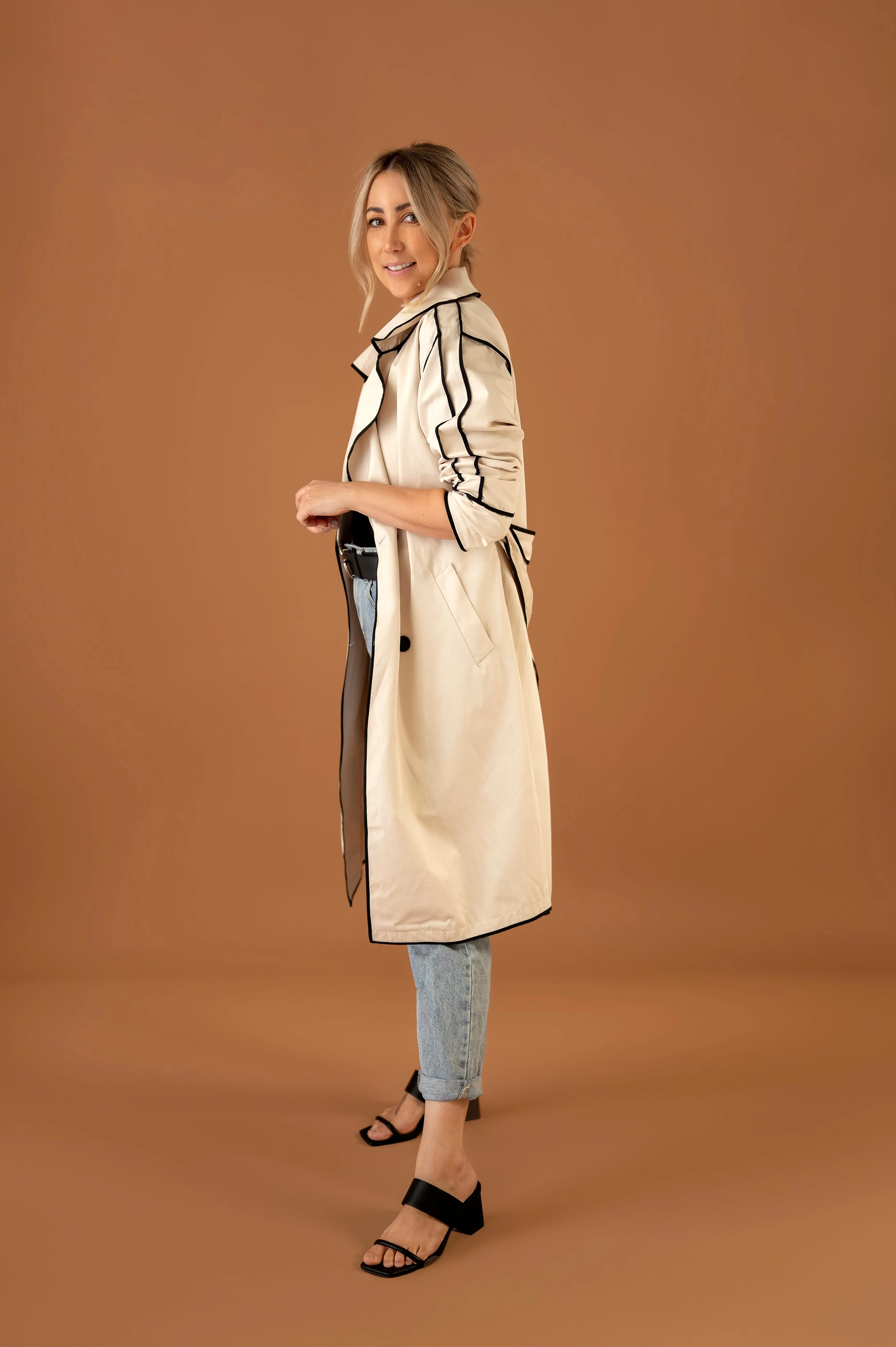 CONTRAST TRENCH
