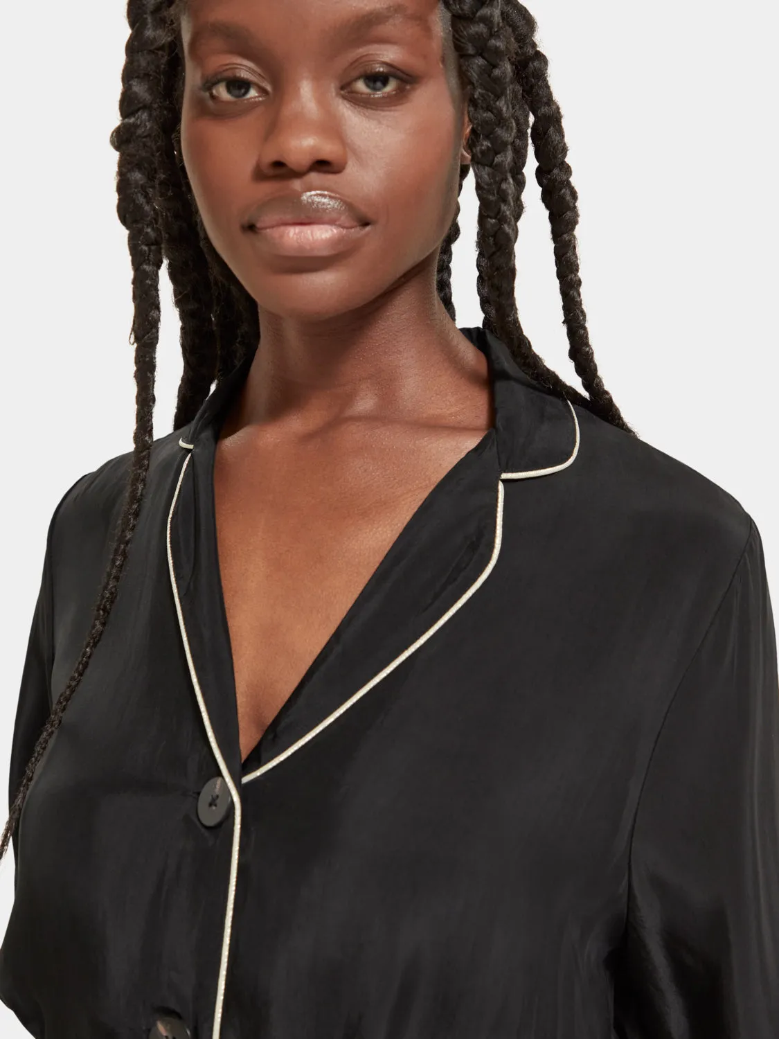 Embroidered belted blazer