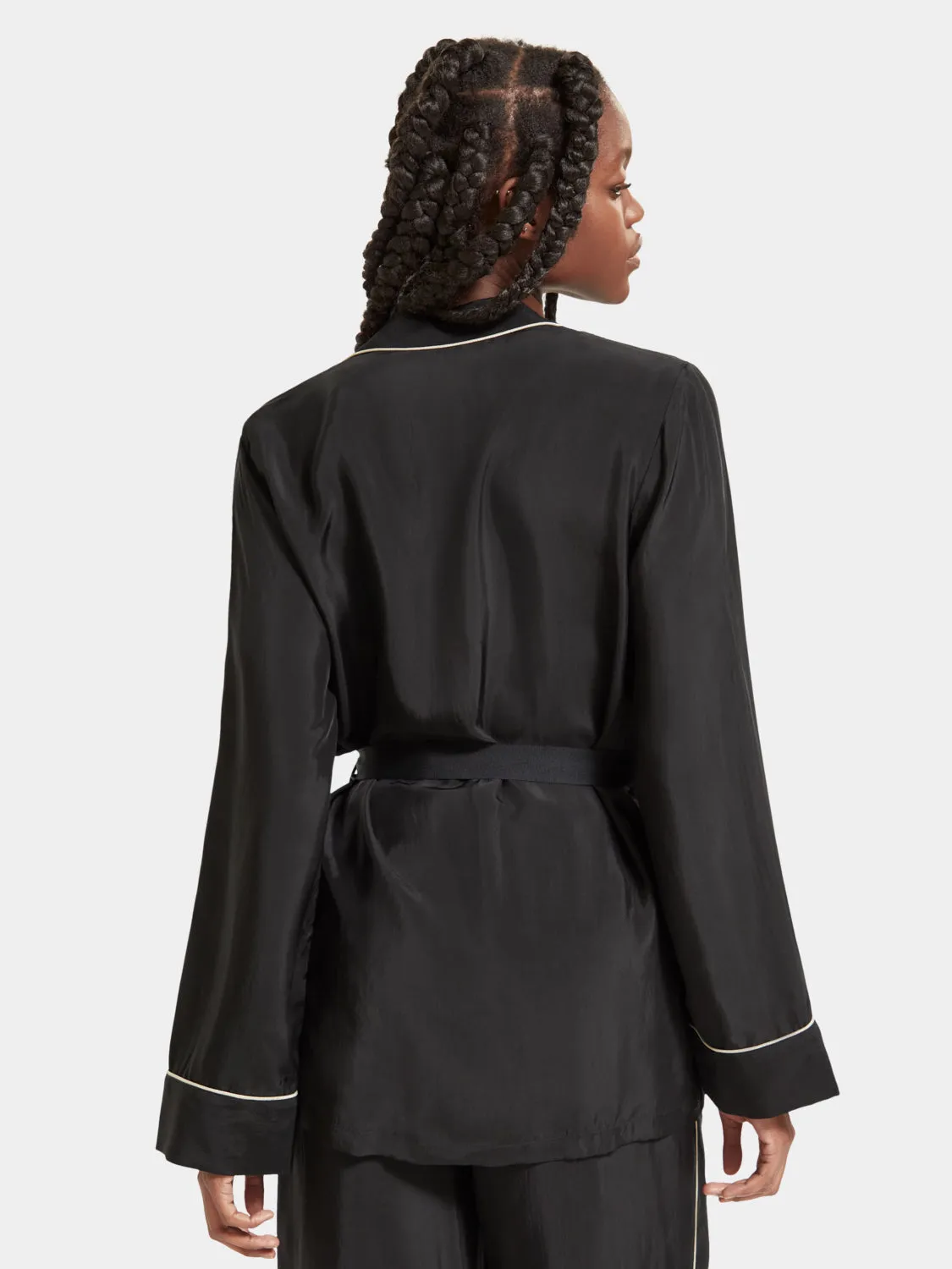 Embroidered belted blazer