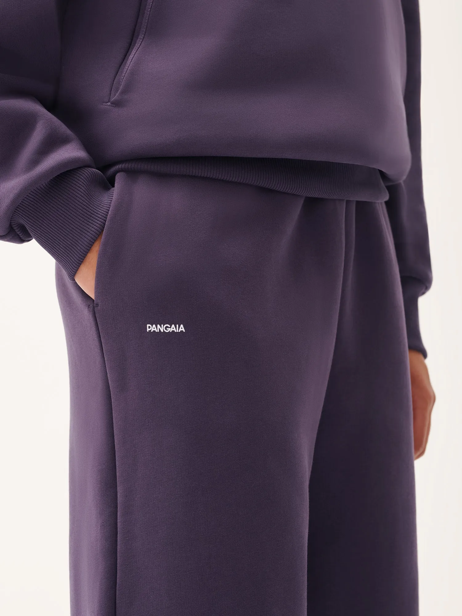 Womens DNA Barrel-Leg Track Pants—blackberry
